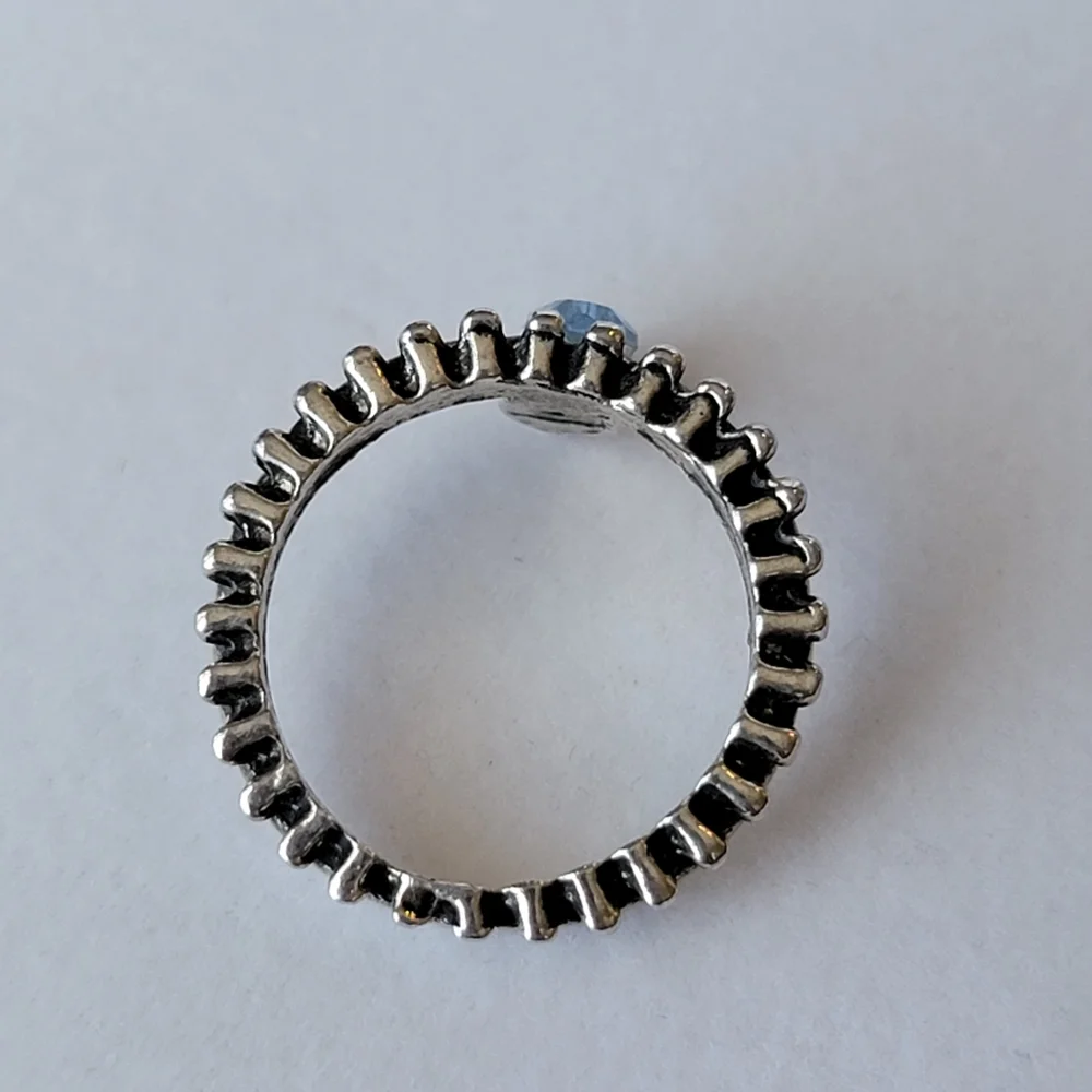 Blue Teardrop Rhinestone Dainty Silver Tone Crown Ring Size 5¾